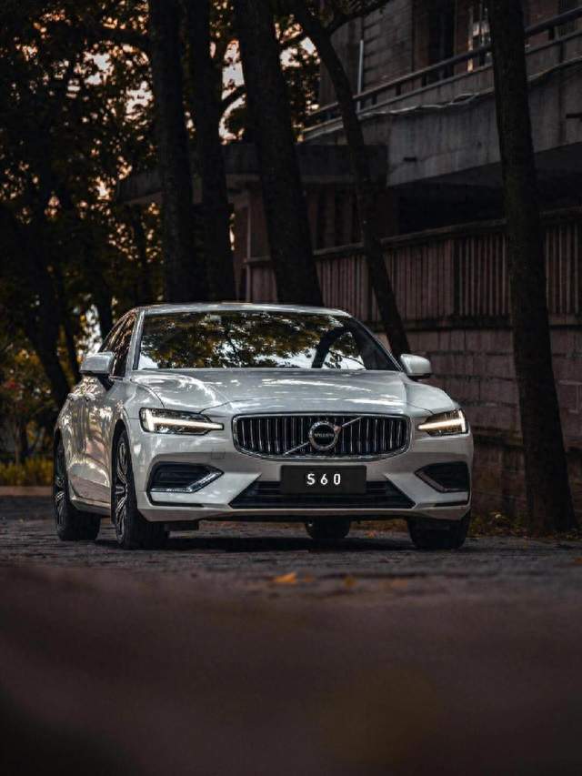 14.7 万入手沃尔沃 S60！低价豪华轿车，优缺点一次性说透