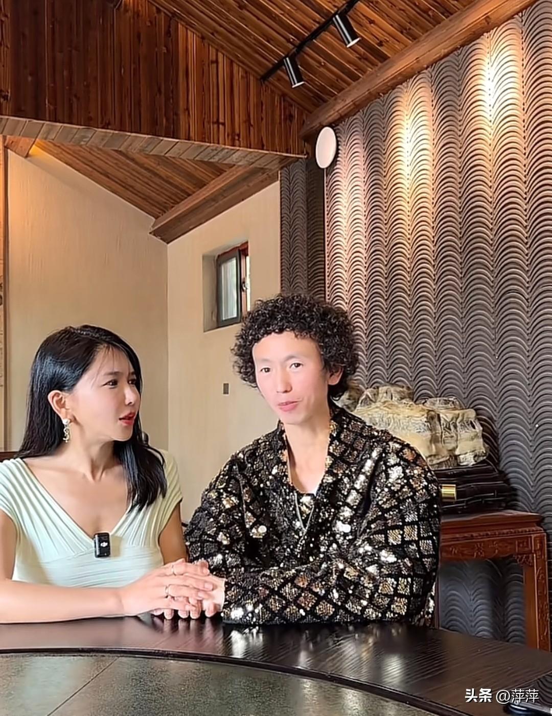 龚玥菲对庞麦郎说：阿郎我这半年发现还是你最靠谱了，哎呦那个背驴的有了别的女人，还
