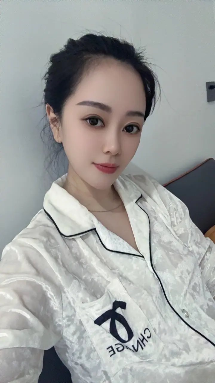 睡不着的时候，你们是在数星星，还是数羊，而我在数人生的错误。