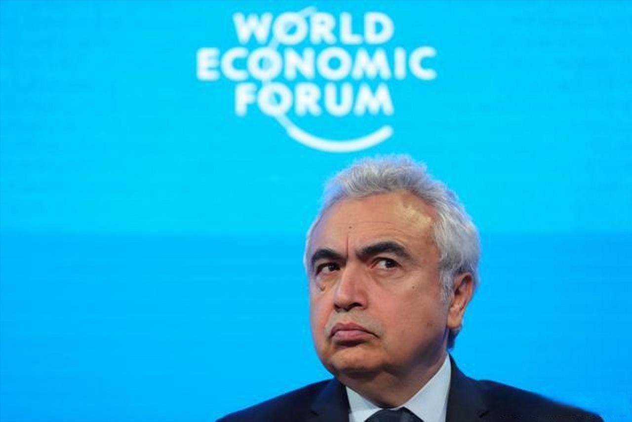 万万没想到，霍尔木兹海峡持续断油，首冲亚洲。
国际能源署成员国一致同意，将从32