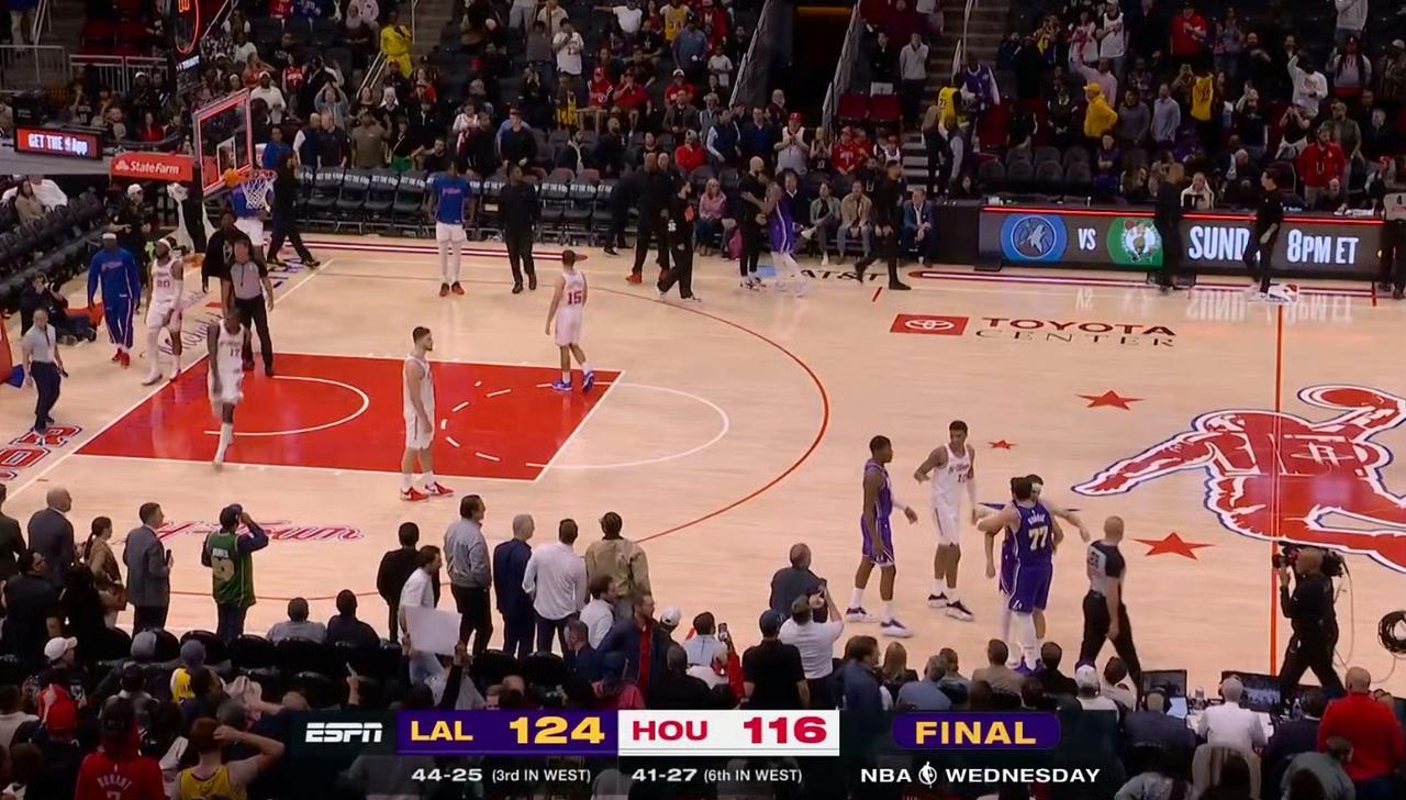 “其实你的青春早就结束了，只是勒布朗一直帮你硬撑着罢了。”卡位战湖人再次击败火箭