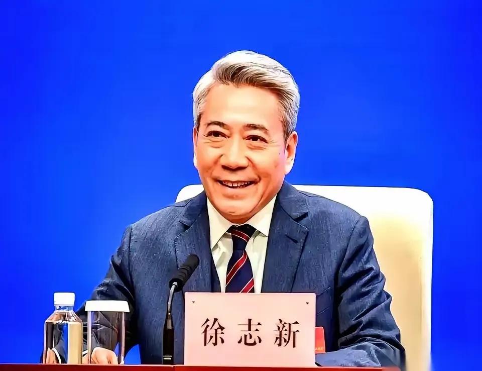 湖北代表徐志新，撂了句大实话。

他说，大山里的老乡，辛辛苦苦喂大一头猪，就盼着