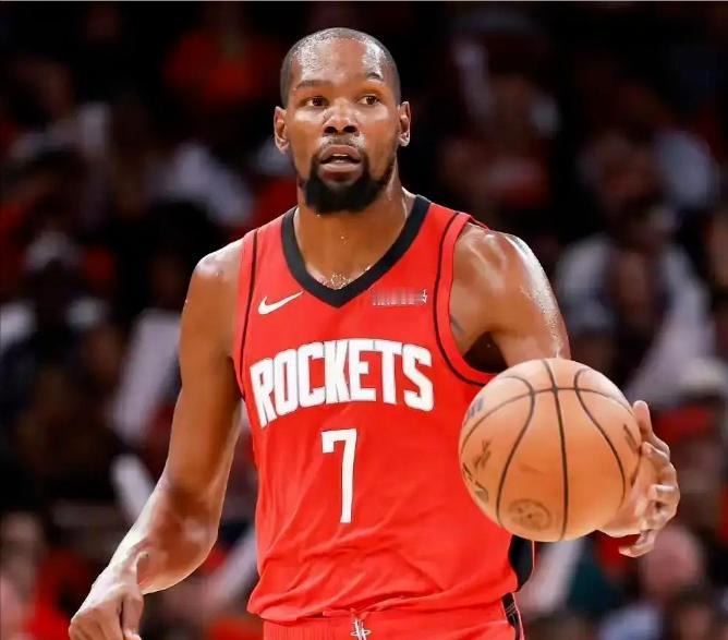 这事儿可真炸了！森林狼的当家球星爱德华兹最近在ESPN采访里放了个大招：他心中的