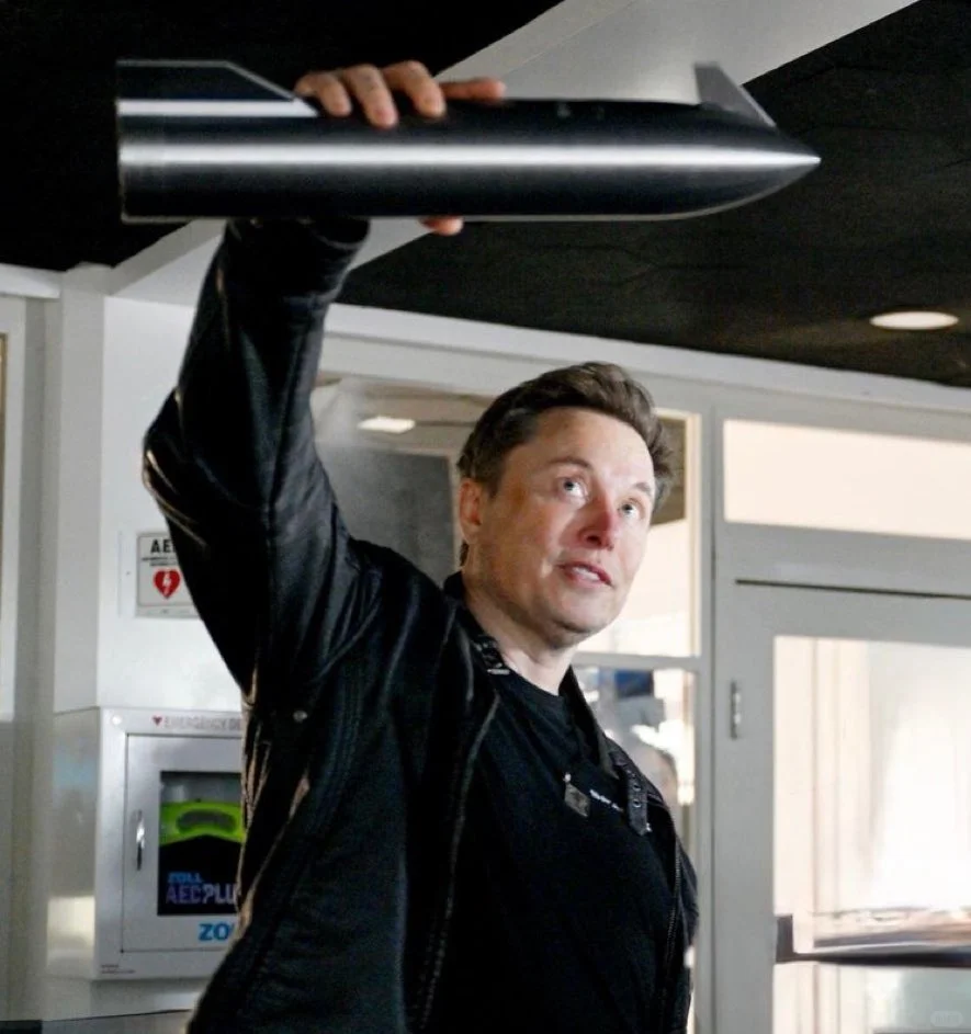 “我要去火星殖民。我一生的使命就是让人类成为多星球文明。” 伊隆·马斯克