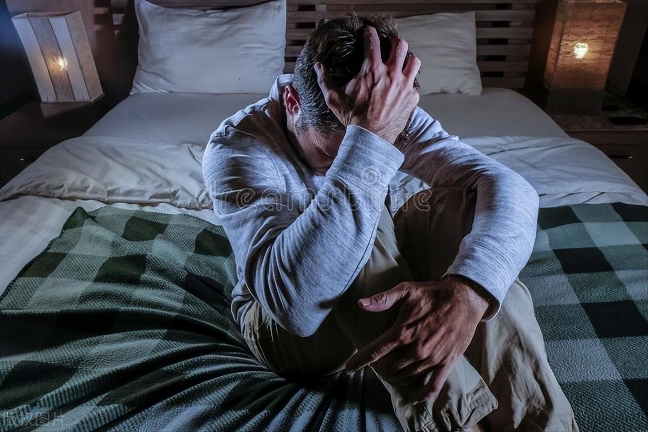 总是睡到半夜三更就莫名“自然醒来”！中医：或是身体出现了三类问题

有没有过这样