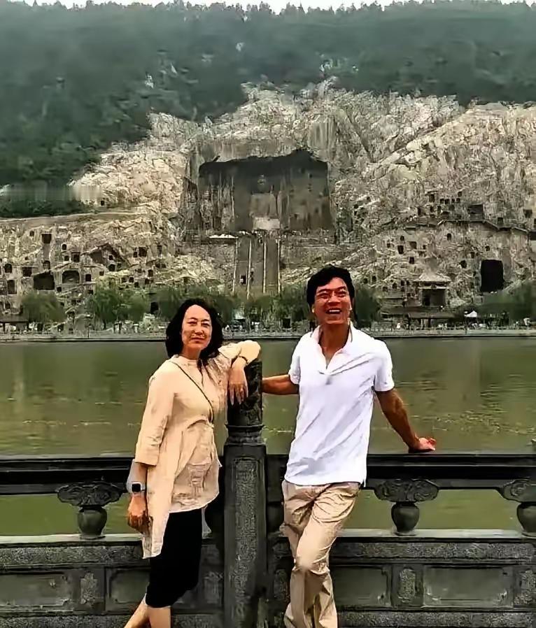 家喻户晓的明星演员嫁给国家乒乓球名将还是孙颖莎的贵人，你认出他是是谁了吗？