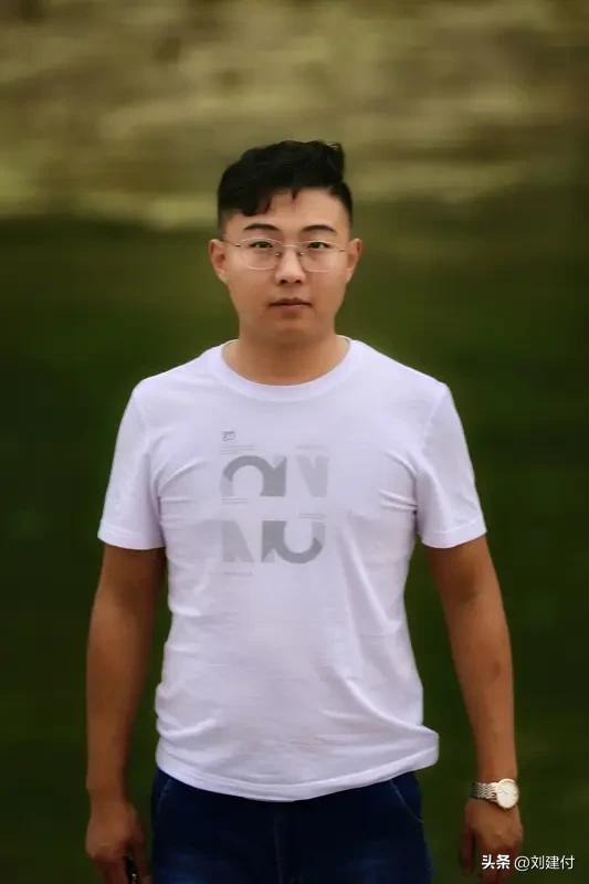 “81192”从来不止是一串编号 “81192”不止是一串编号，它是英雄王伟的生