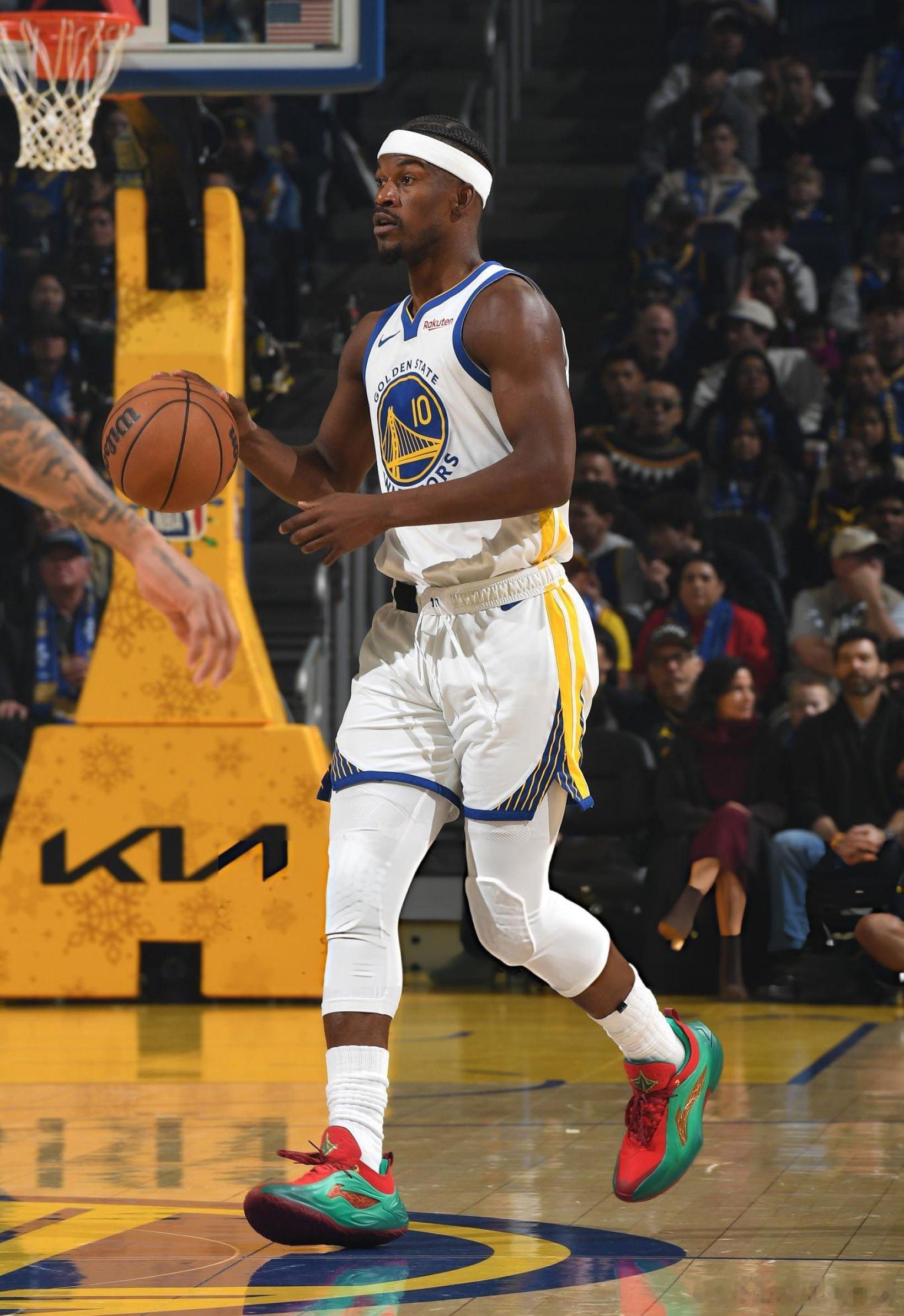 巴特勒今日上脚JB4圣诞配色 