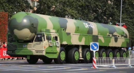 一枚东风41能直接摧毁一艘航母吗？说实话，一枚东风41想干掉十艘航母都没问题。很