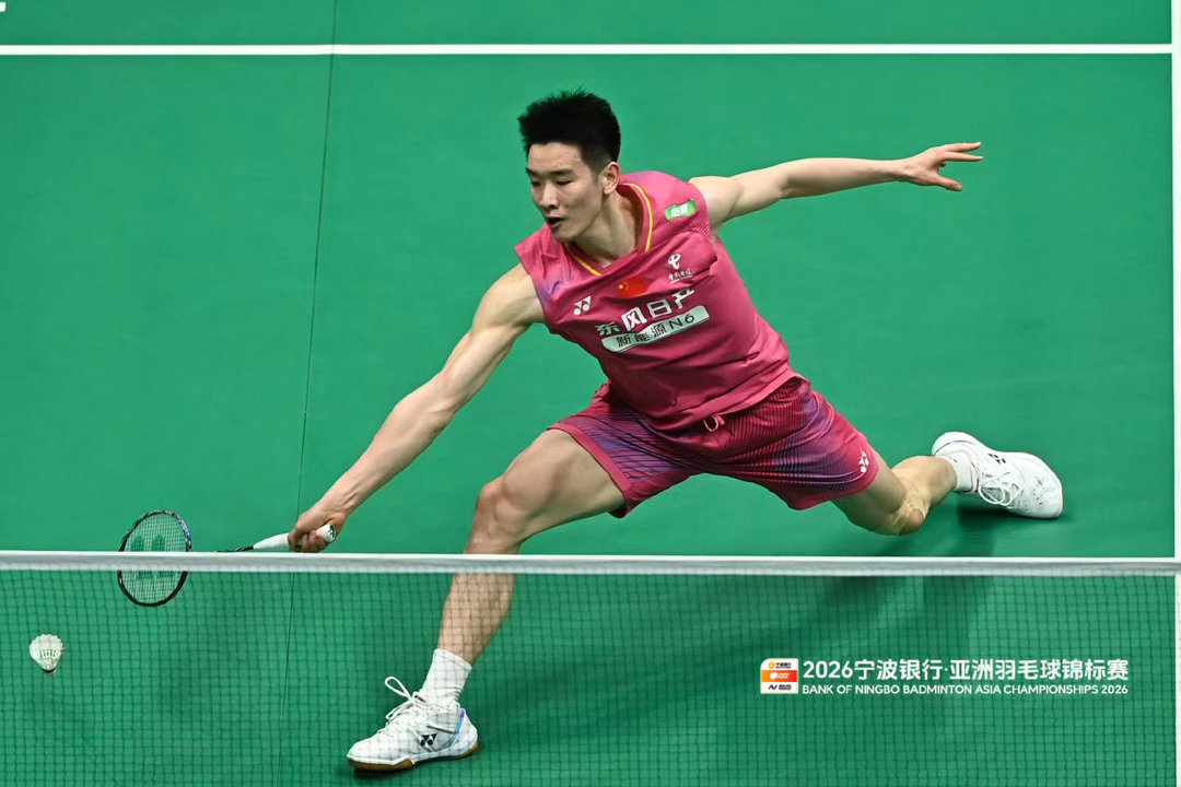 爆冷！亚锦赛李诗沣首轮13-21、16-21不敌印度阿尤什，国羽男单首轮出局引热