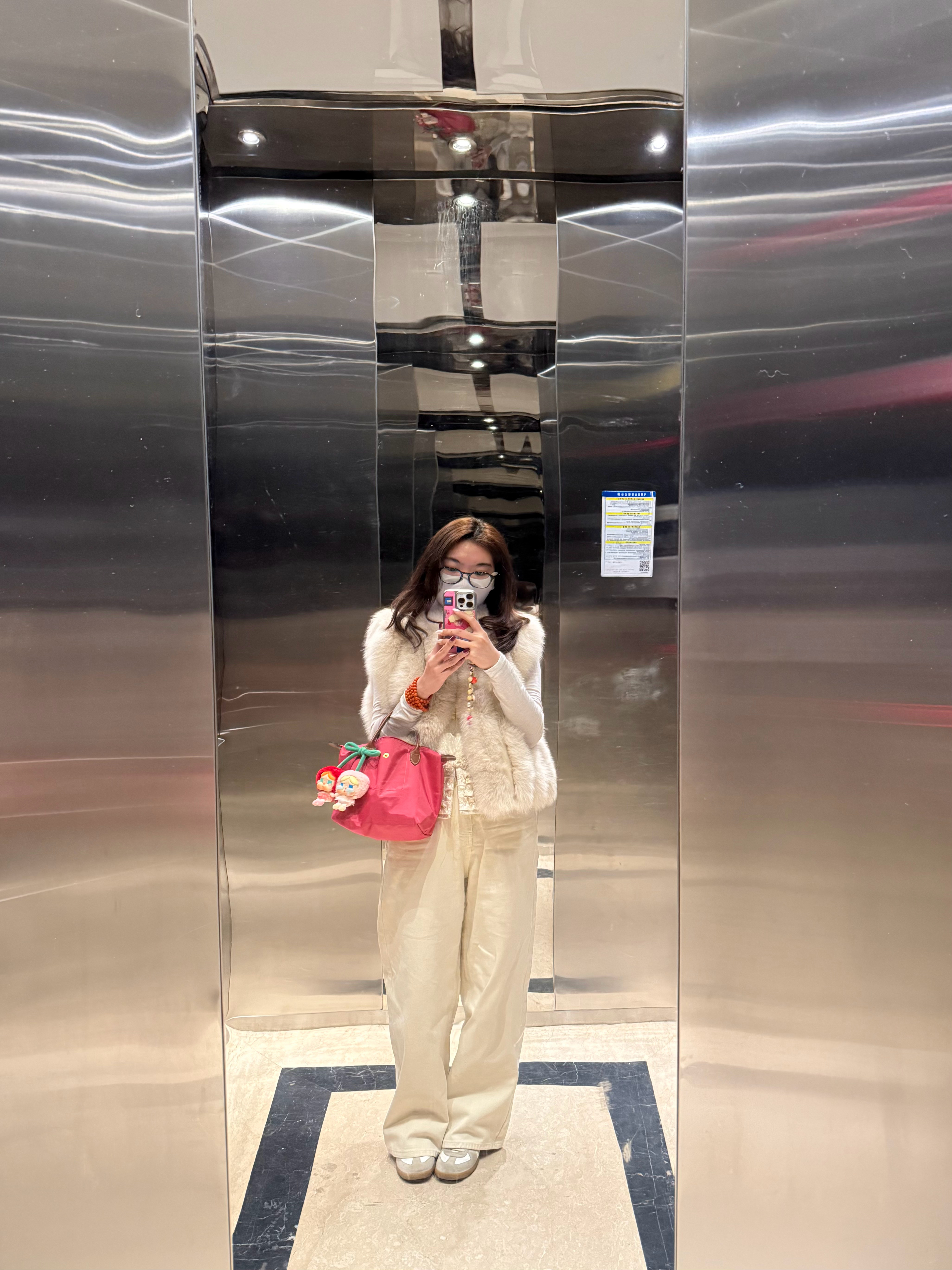 愿意加班回家的原因 是想看家楼下的绿荫大道的灯笼🏮 