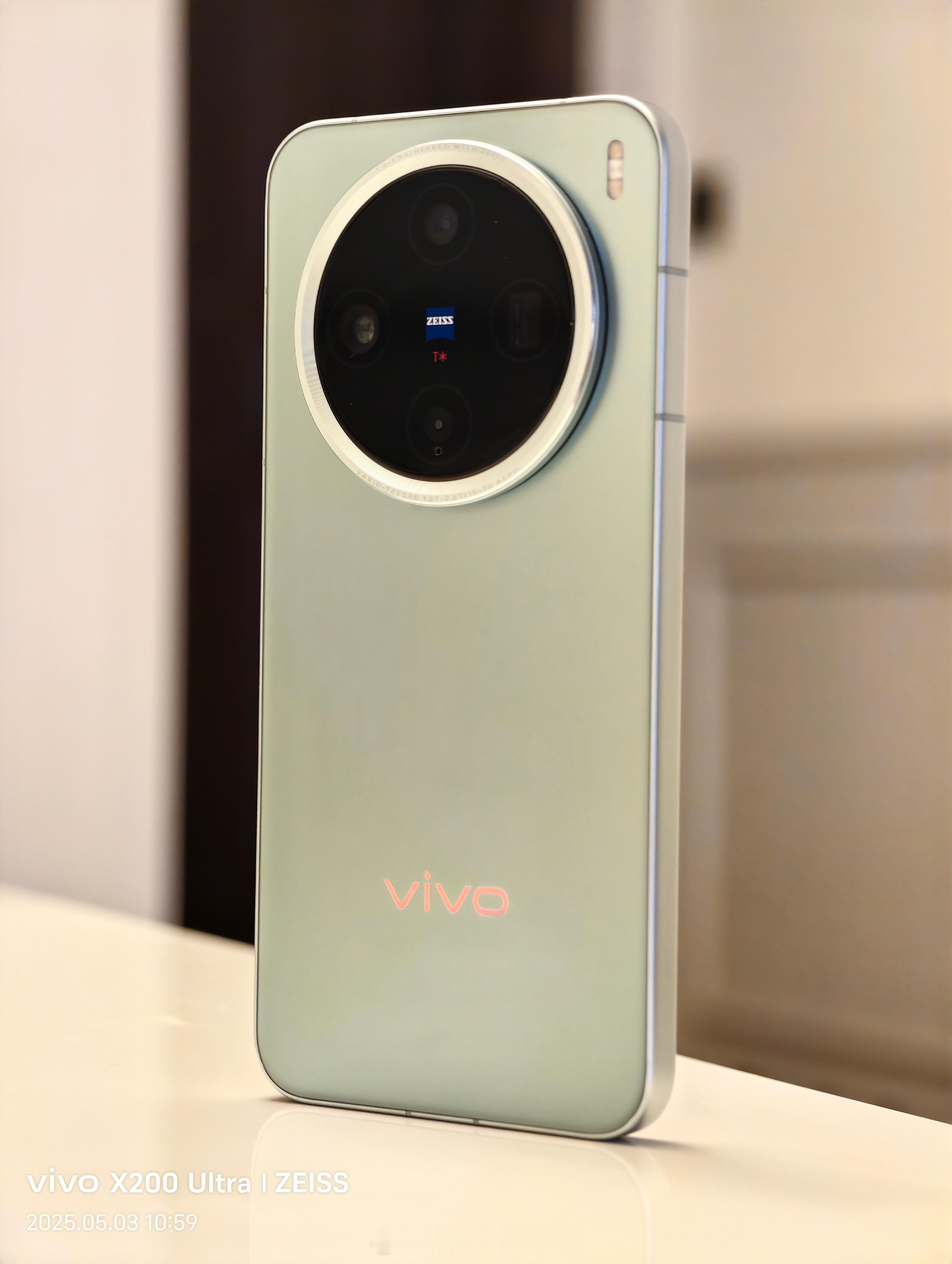 想买小屏旗舰的也可以看看vivo X200 Pro mini反正我是不知道啥人会