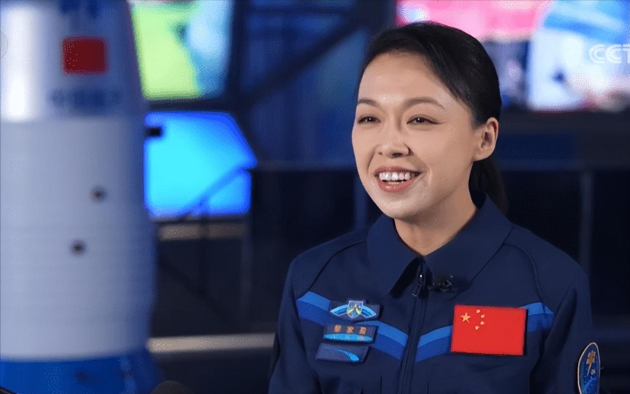 天宫空间站的相关动态引发广泛关注，香港首位女航天员与巴基斯坦两名航天员入选的消息