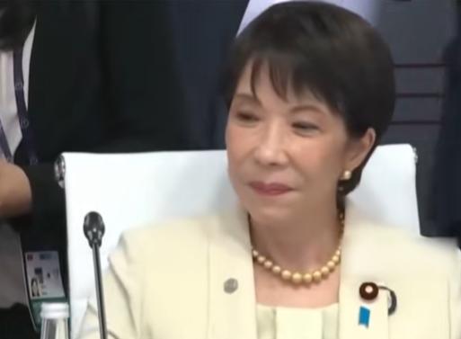 高市早苗要气炸了：她人在欧洲，两个“头号帮手”都喊话中国！这不对劲！
 
高市早