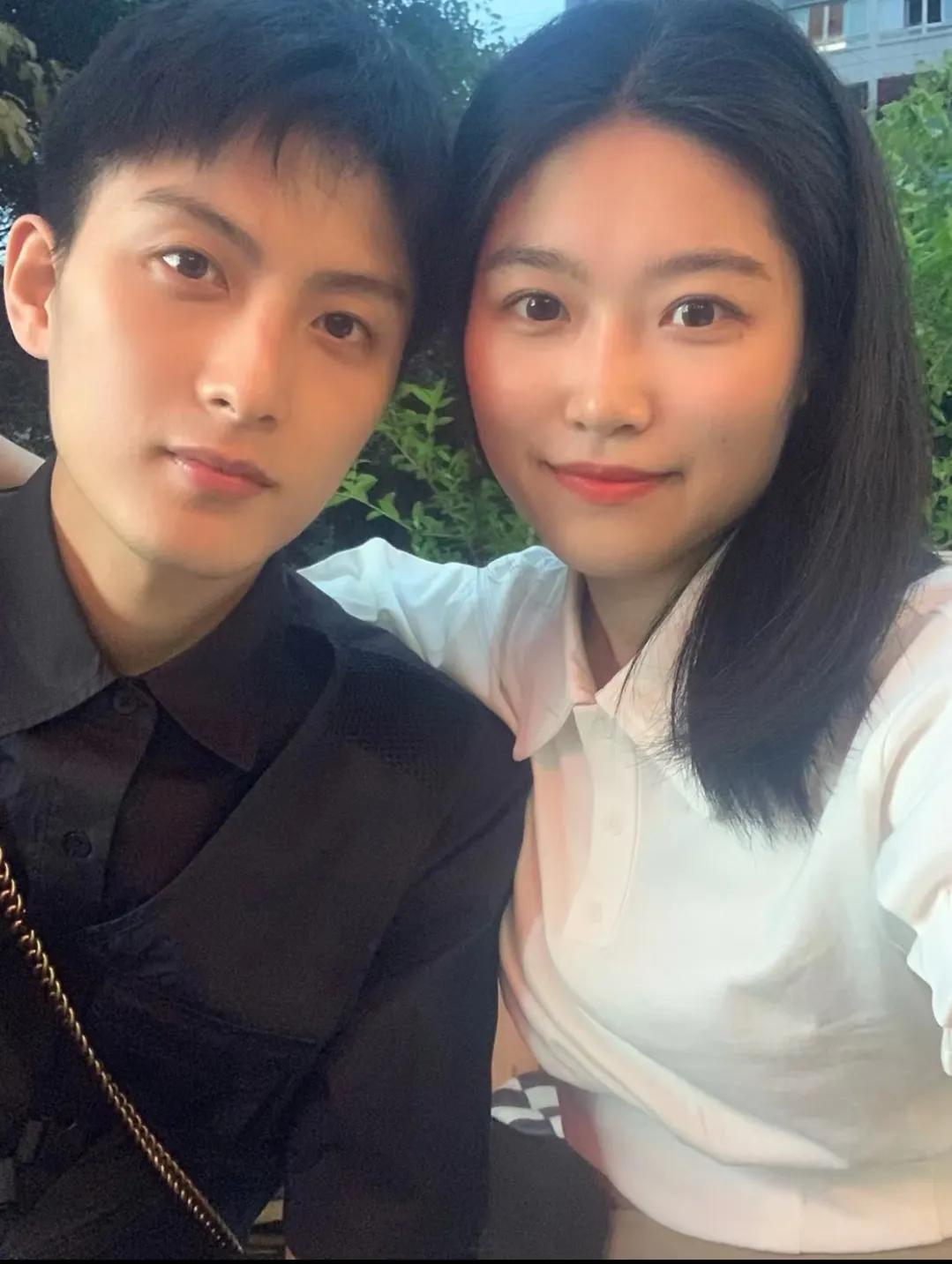 #一个正常的正经的女人有男闺蜜吗#一个正常正经的女人可以有男闺蜜。
 
从情感需