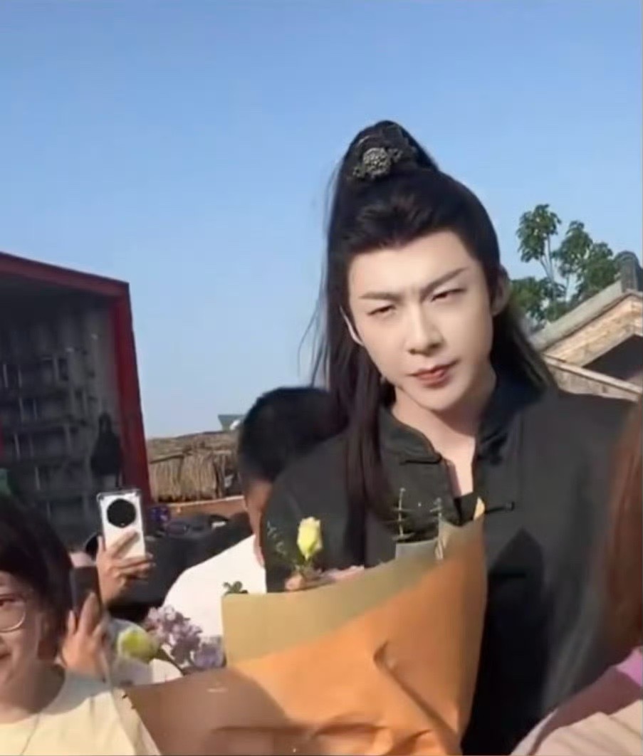 知道刘宇宁高，没想到高别人两个头😂 ​​​