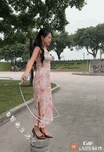 姐妹，为了拍个视频差点毁容了[捂脸]