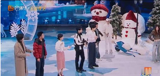 王鹤棣企鹅舞天赋偷偷藏不住你好星期六王鹤棣被王鹤棣的企鹅舞圈粉了！看似搞怪却藏着