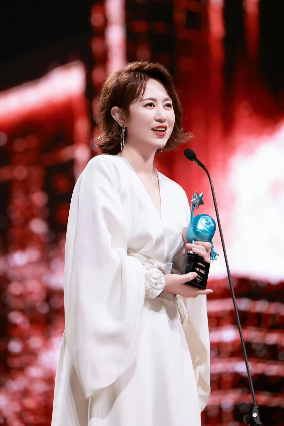 马丽真的代言了天猫年货节谐音梗，马年遇上马丽，看来是到了马丽的“本名年”了。感觉