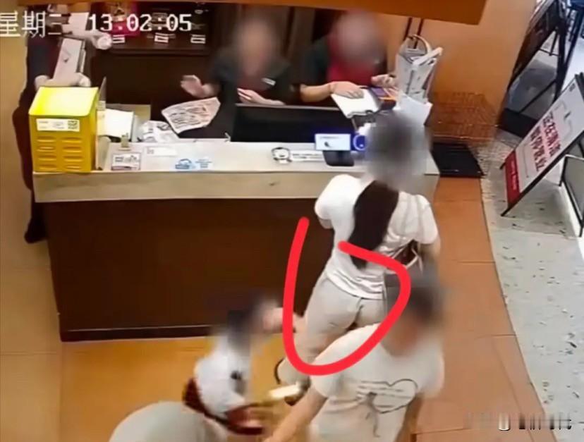 越扒越癫！仗着性别羞辱一个4岁孩子的女生、牵连了厦门，顺风车司机发声，曝出更荒唐