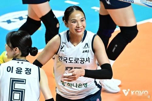 国际排坛动态韩国女排亚洲外援转会动态更新 贾斯蒂斯： 原以为稳留现代建设，现传出