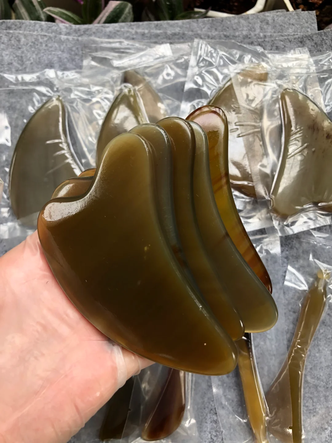 优选牛角刮痧板，护肤必备小工具，养成通透肌