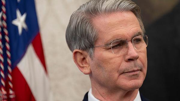 美国财长直接威胁日本首相：“不改变政策，就等着下台！”

2月25日晚，日媒曝出