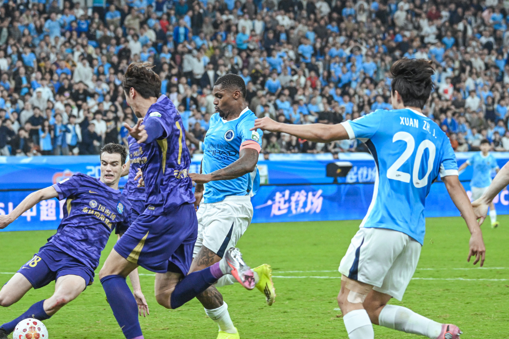 制胜时刻，韦斯利展现射手本色!深圳新鹏城vs天津津门虎 中超联赛