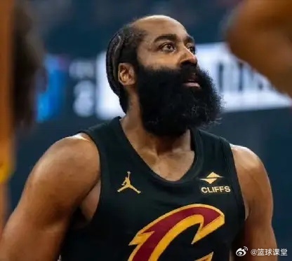 哈登近 8 场比赛表现：——场均 32.7 分钟——场均19.3分8助攻5.1篮