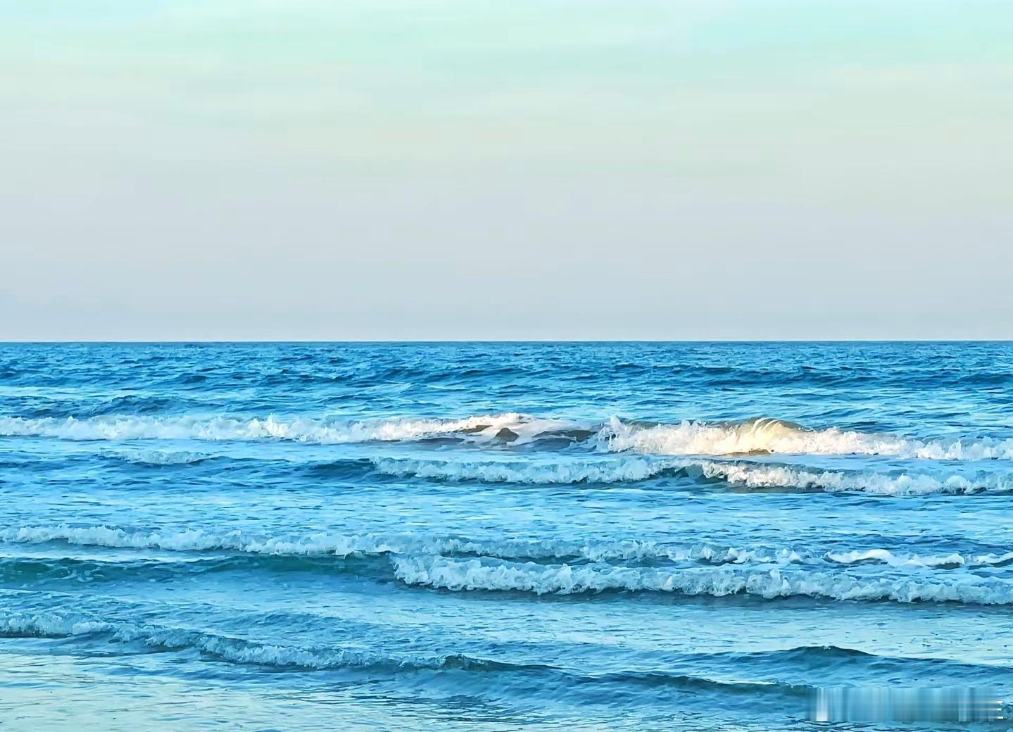 有惊无险！大A面对懂王的关税威胁迎来艰难一日。开盘三大指数集体低开，更是在集合竞