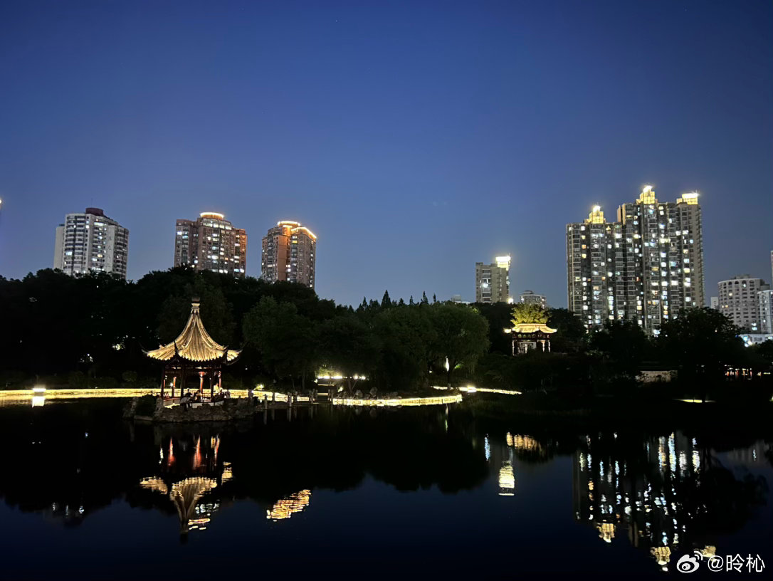 上海和平公园的夜景超美 上海·和平公园