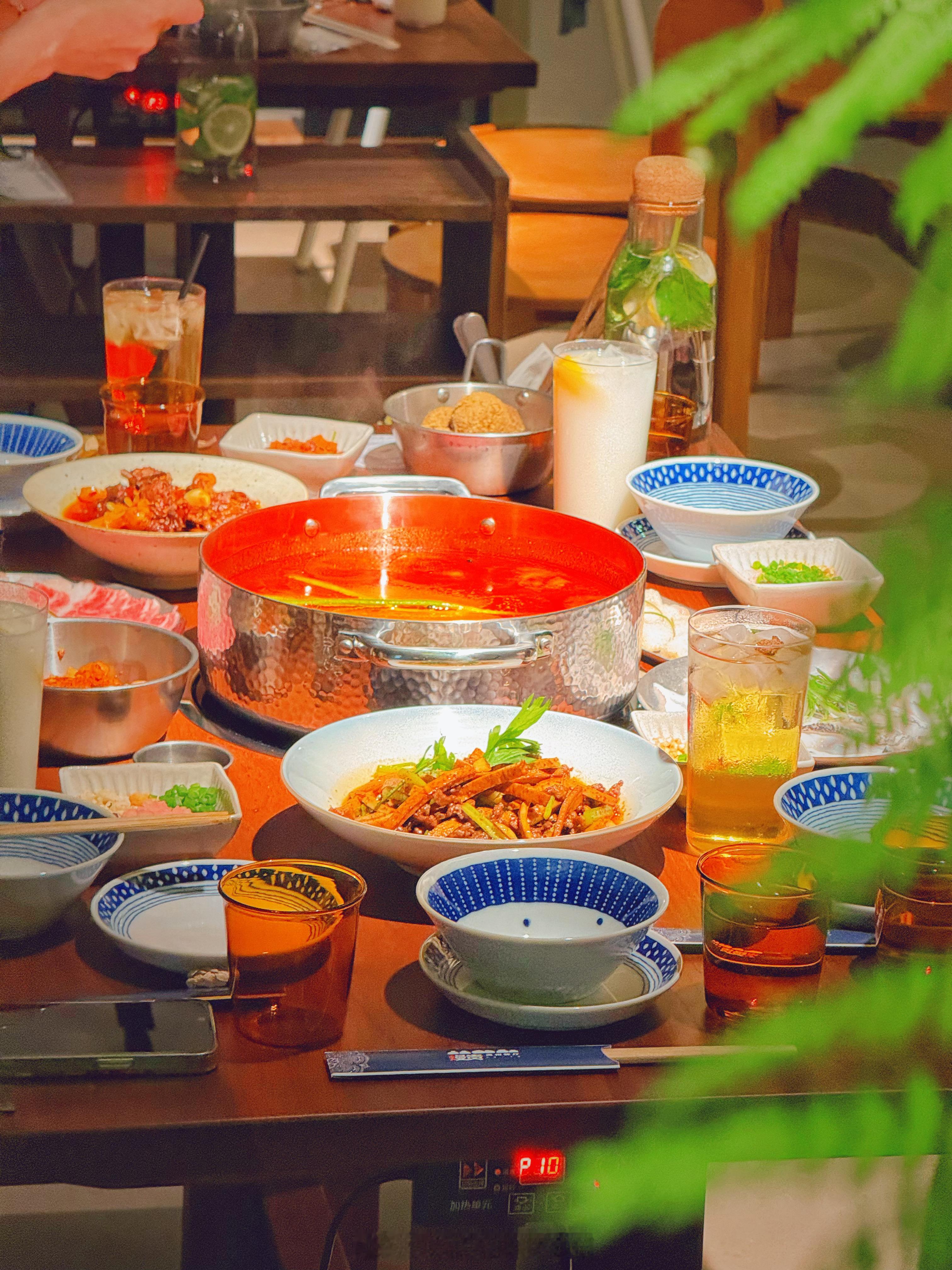 成都美食成都吃喝玩乐 熳贵·贵州餐厅资格贵州酸汤plus麓镇开新菜品品质、小两层