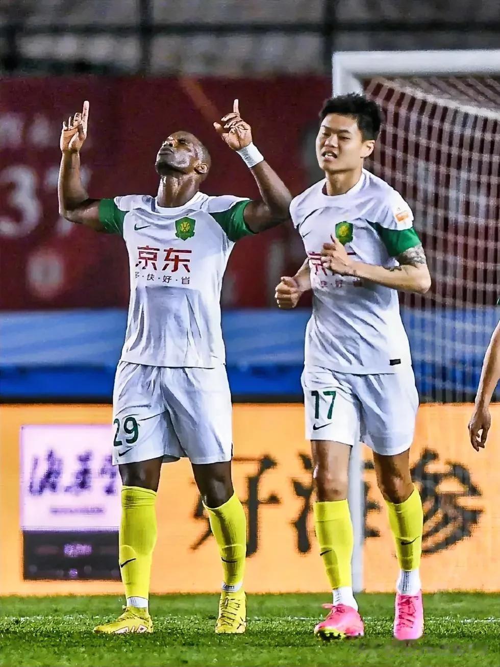 中超联赛9月23日赛程、直播预告:
第二十六轮
⌚17:30
大连人🆚山东泰山