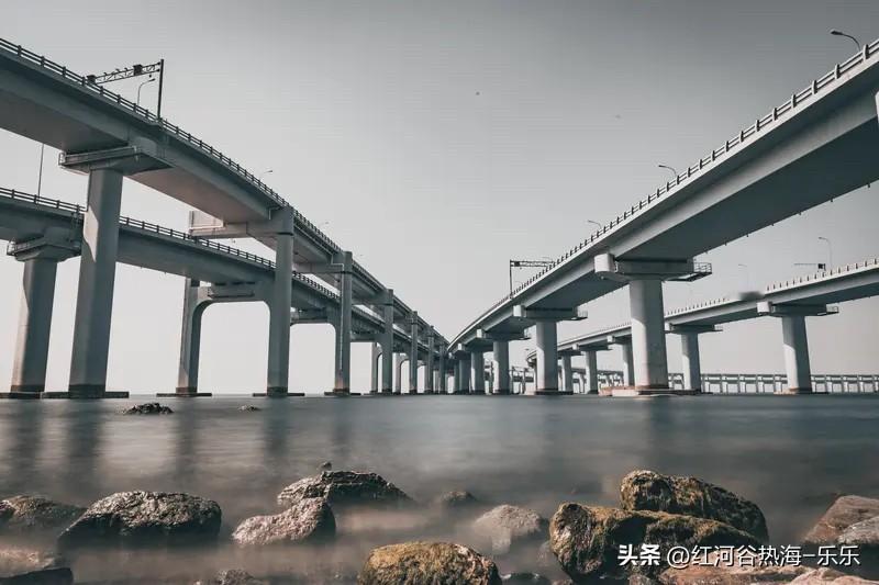 国内房子的质量是远比大家想像的要好。
很多人是觉得房子旧了，就等于质量不行了。