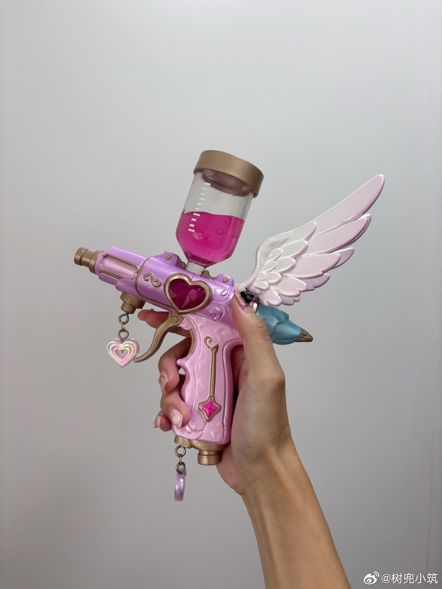 用3D打印机做了一个可爱的武器。 