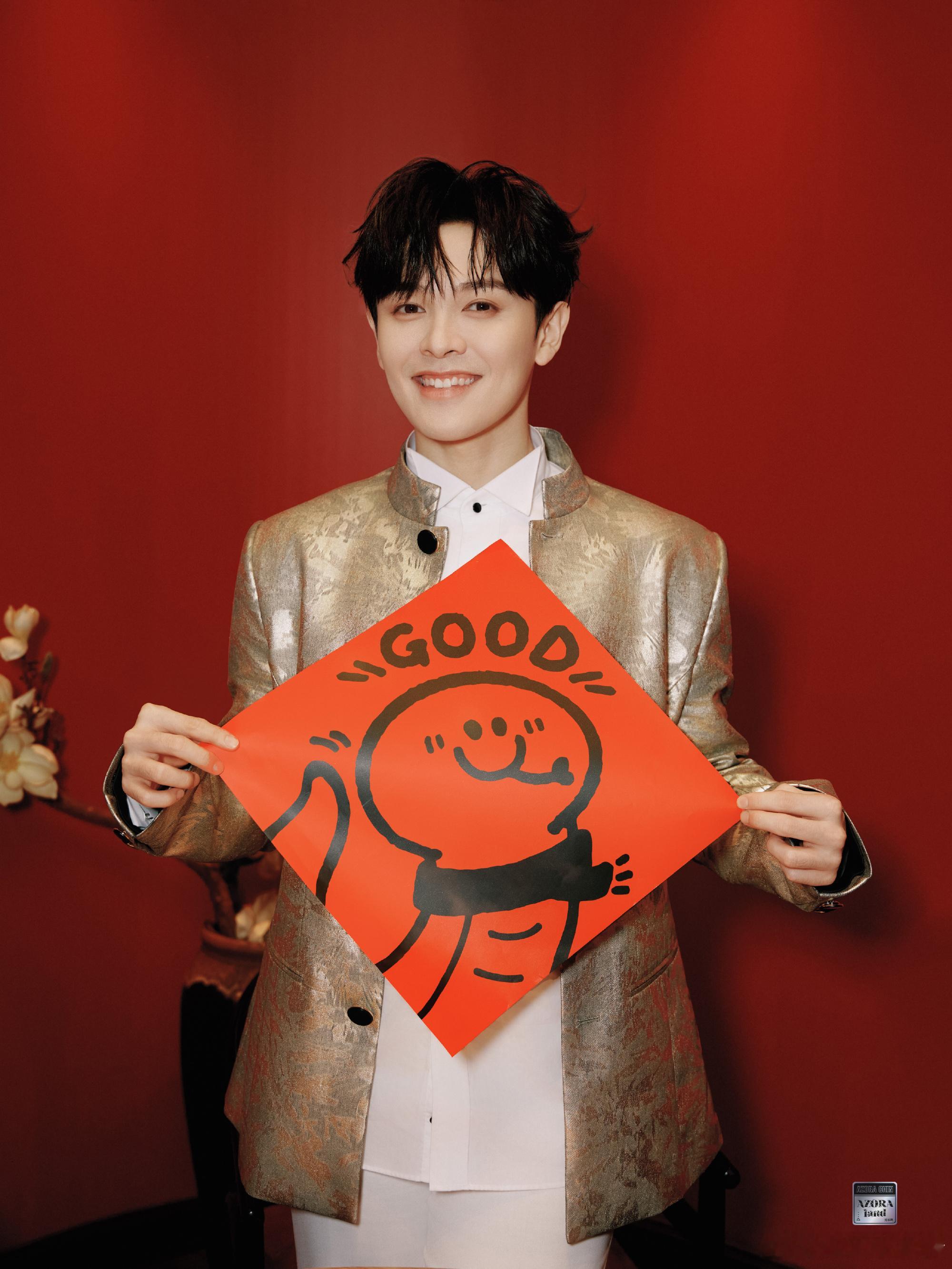 尤长靖你是被微博排版“绑架”了吗？这规整程度，我都怀疑他拿尺子量间距，还来送铁春