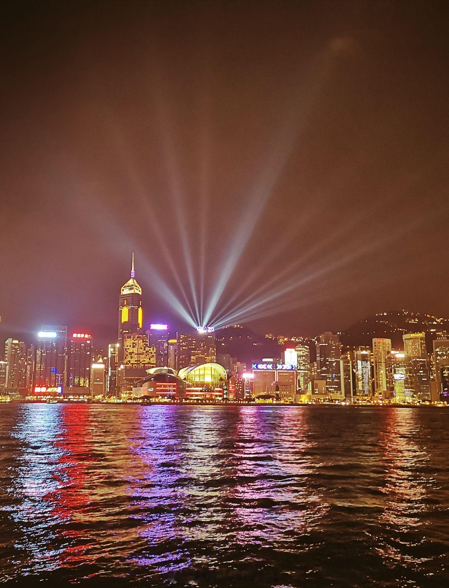 国际大都会香港国际金融中心香港 「東方之珠香港 「幻彩咏香江 」恢復上演..」香