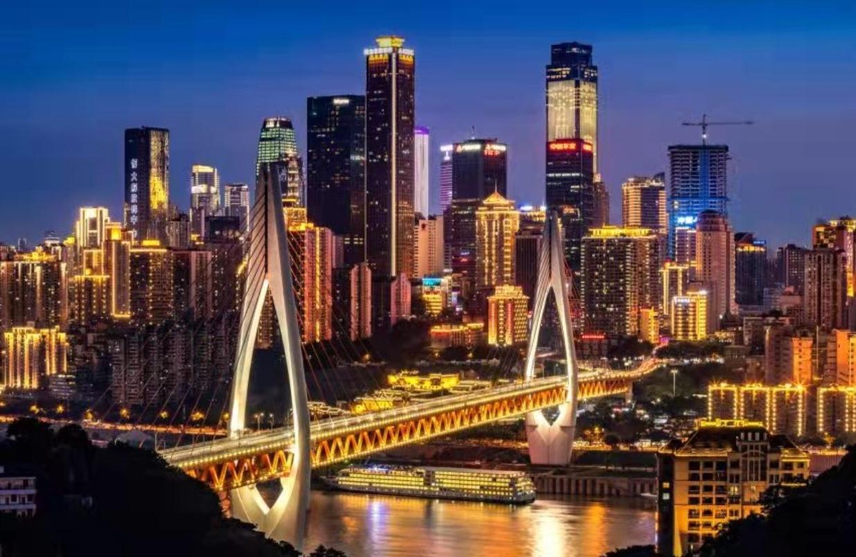 〔重庆（直辖市，简称渝）〕
     长江上游核心枢纽、经济中心、最大港口，跟泸