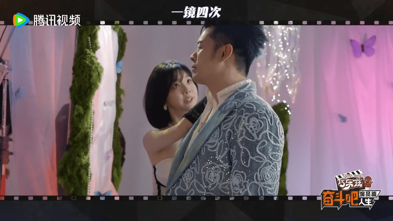 陈赫鼓励型导师陈赫安慰新人演员在奋斗吧人生里，陈赫全程温柔又耐心，一遍遍安抚新人