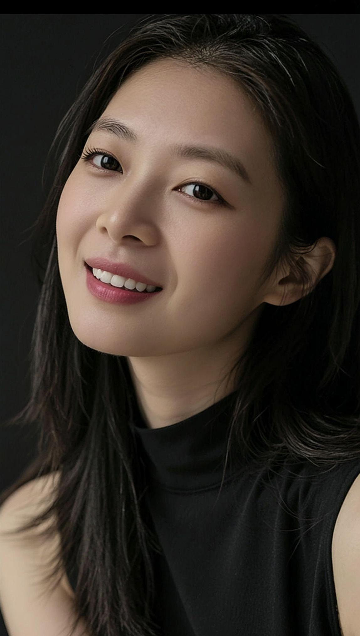 AI黑衫氛围感写真 优雅气质写真穿搭技巧日常分享 甜系女孩