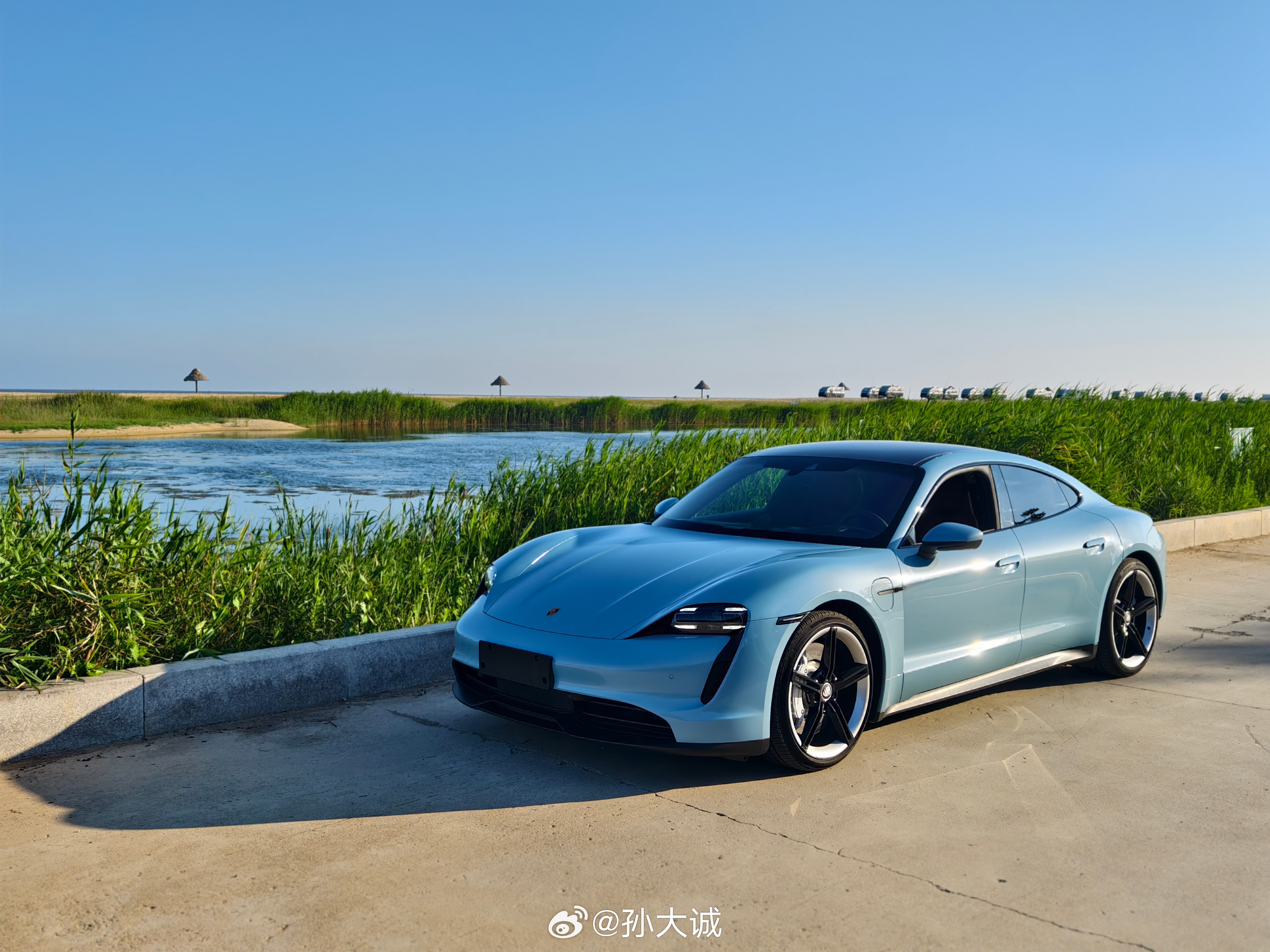 德系车[超话] 威海是真干净，放了大半个月的车，都根本不需要洗。保时捷Tayca