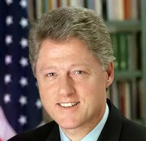 克林顿之后，美国再无拥有治国之才的总统。克林顿身上有一种现在美国政客极其罕见的特