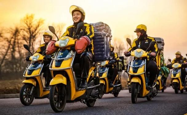 作为一名经常用美团点单的“老顾客”，这几天刷到武汉举办的先锋骑手颁奖典礼消息，真