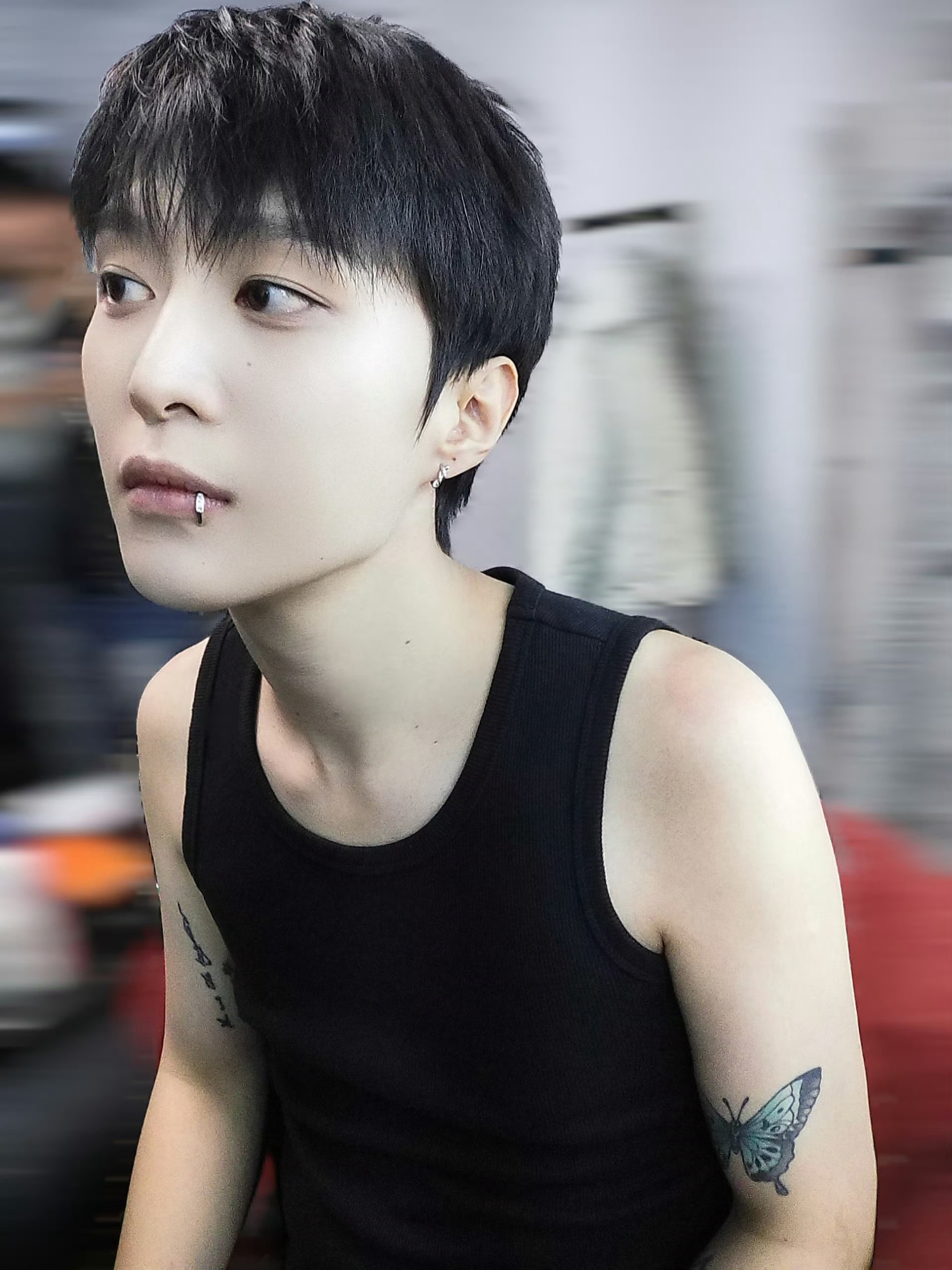 耳环爆改“唇钉”  时尚icon  