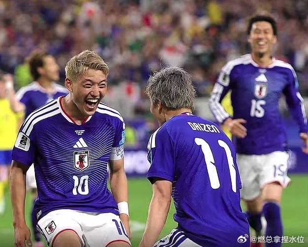 日本足球再次证明了自己的稳定性。世界杯F组末轮，日本战平瑞典，以小组第二晋级32