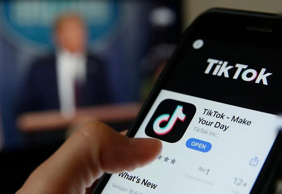当年喊着“国家安全”要彻底封杀TikTok的美国政客，这回怕是要把脸都打肿了！