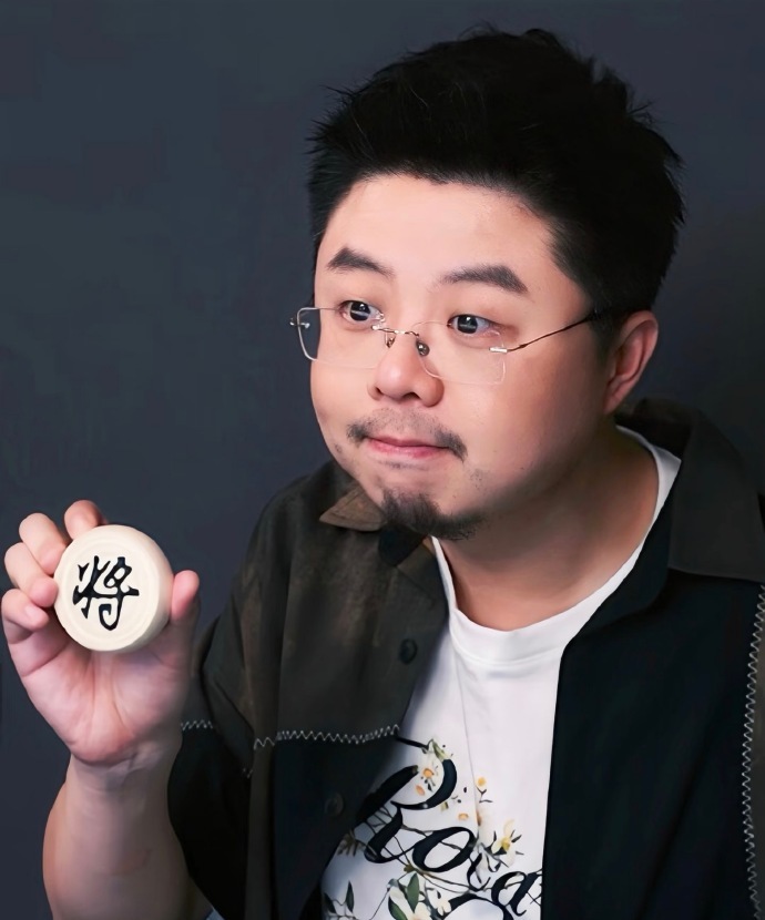 呼兰说AI代替不了人的情感陪伴呼兰说绝不会拿AI炒股谁懂啊，呼兰一边聊AI一边不
