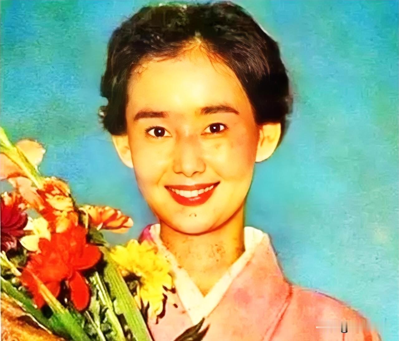 1978年，日本影片《追捕》登陆中国，在文化生活尚显匮乏的年代掀起热潮。高仓健饰