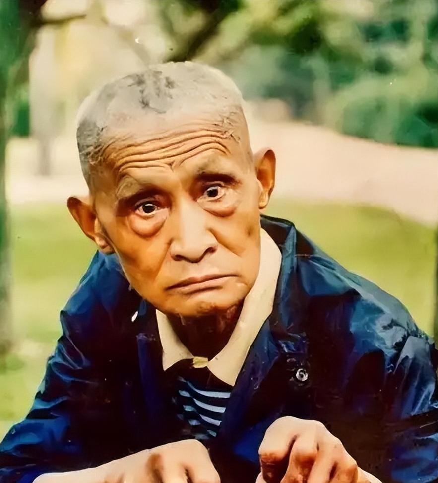 1930年，武术家万籁声在上海与德国拳击家克利比武，克利对万籁声说：“这瘦猴能接