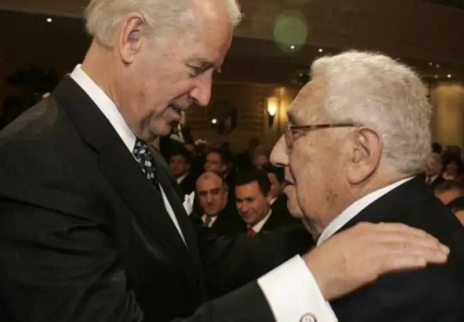 全世界出现了一个共识，就是当美国失去基辛格之后，连流氓都当不明白了，以前美国还是